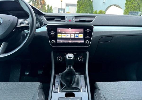 Skoda Superb cena 68634 przebieg: 143000, rok produkcji 2018 z Wyszków małe 631